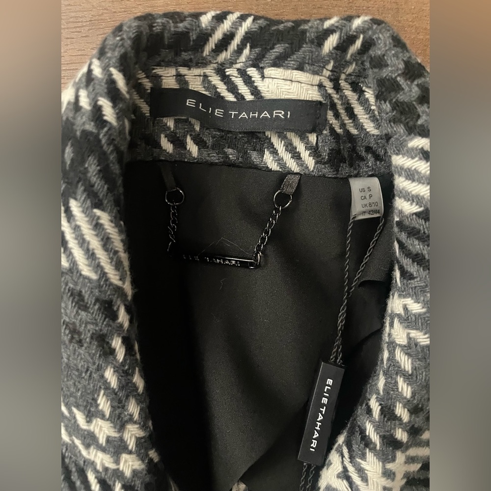 Elie Tahari Black & White Bouclé Wool Blend Blazer Size SP - Picture 9 of 11